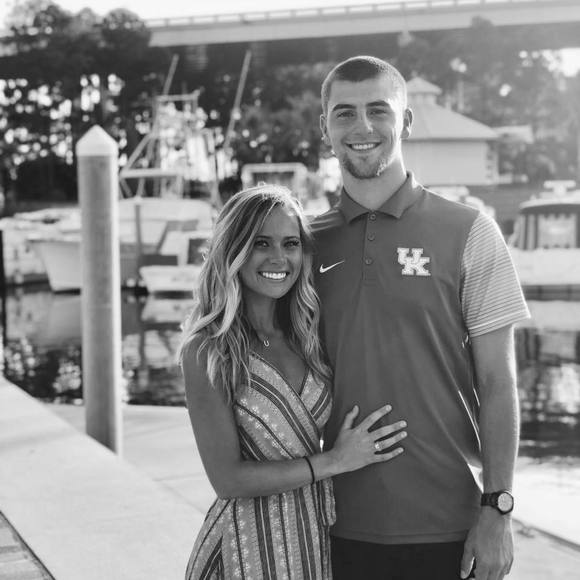 Meet your Posher, Ashlee - Picture 1 of 1